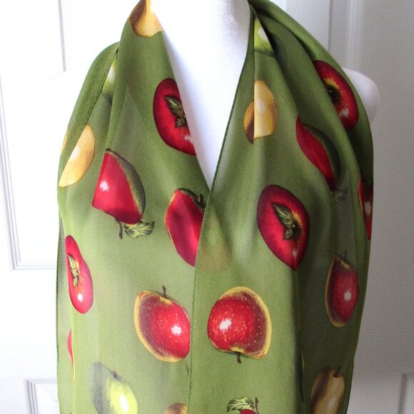 Gorgeous ECHO Scarf Big Red Yellow Green APPLES Silky Teacher Gift Apple - Picture 2 of 8